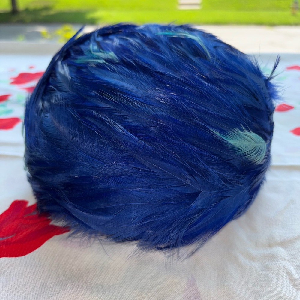 Vintage hat w/ royal blue/turquoise feathers & netting - Picture 5 of 13